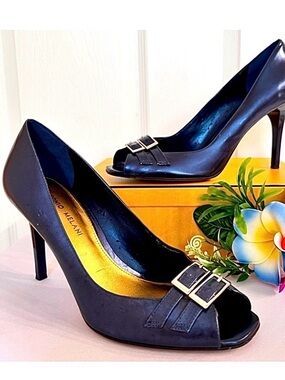 ANTONIO MELANI ~ Navy Peep-Toe 3.5” Heels with Silver-Toned Hardware size 9